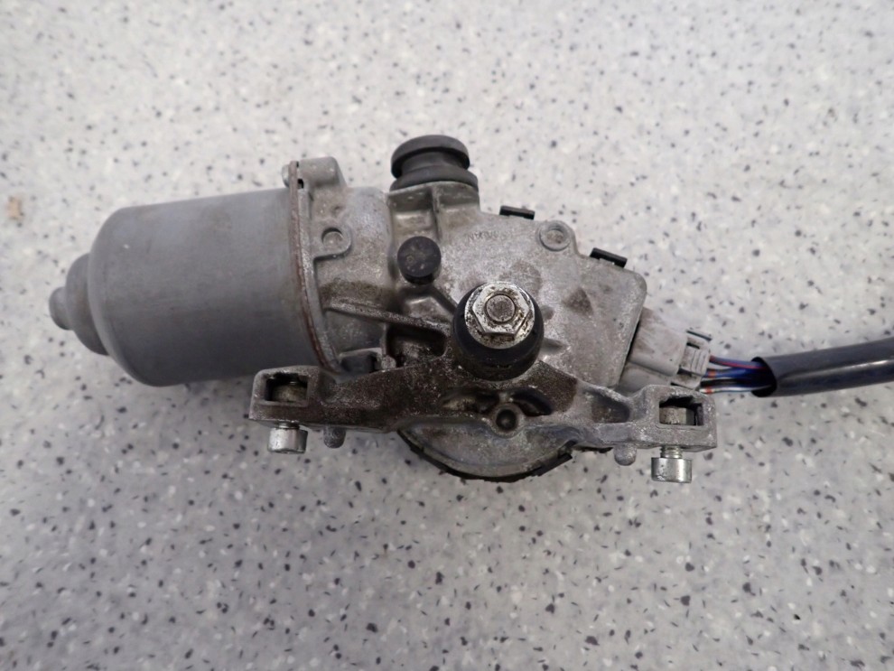 TOYOTA VERSO 09-13 SILNICZEK WYCIERACZEK PRZÓD 2/4