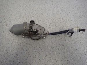 TOYOTA VERSO 09-13 SILNICZEK WYCIERACZEK PRZÓD 1/4 MINIATURA