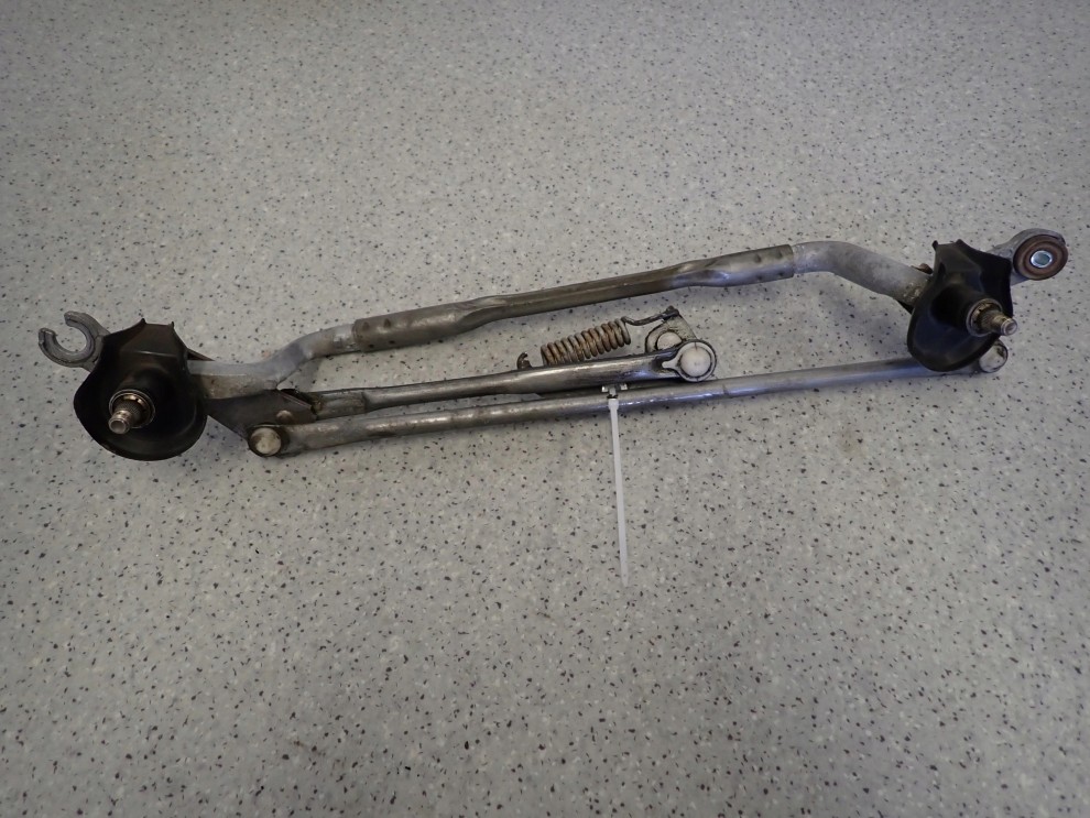 TOYOTA VERSO 09-13 MECHANIZM WYCIERACZEK PRZÓD 1/6