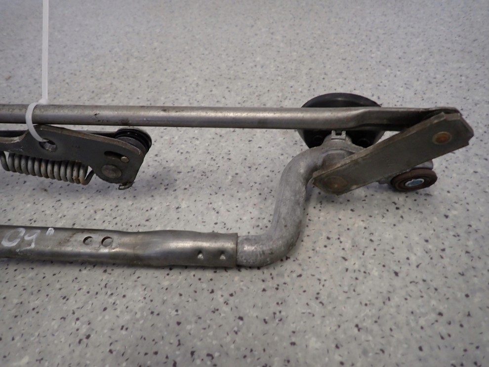 TOYOTA VERSO 09-13 MECHANIZM WYCIERACZEK PRZÓD 6/6