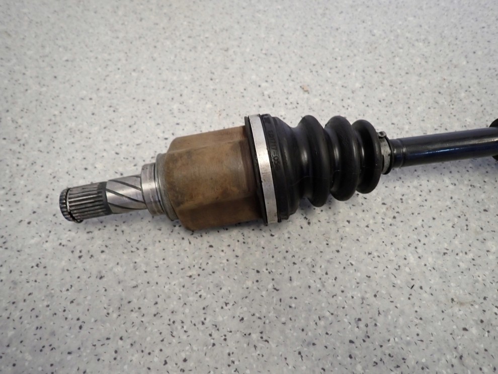 NISSAN MICRA K12 CR12 AUTOMAT 03-10 PÓŁOŚ PRAWA DŁUGA 2/3