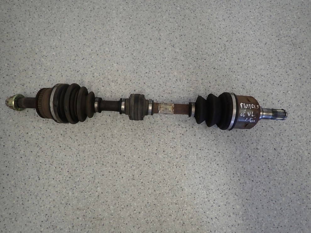 HYUNDAI MATRIX 1.6 BENZYNA 06- PÓŁOŚ LEWA 1/4