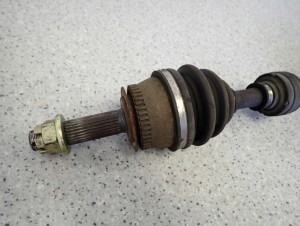 HYUNDAI MATRIX 1.6 BENZYNA 06- PÓŁOŚ LEWA 3/4 MINIATURA