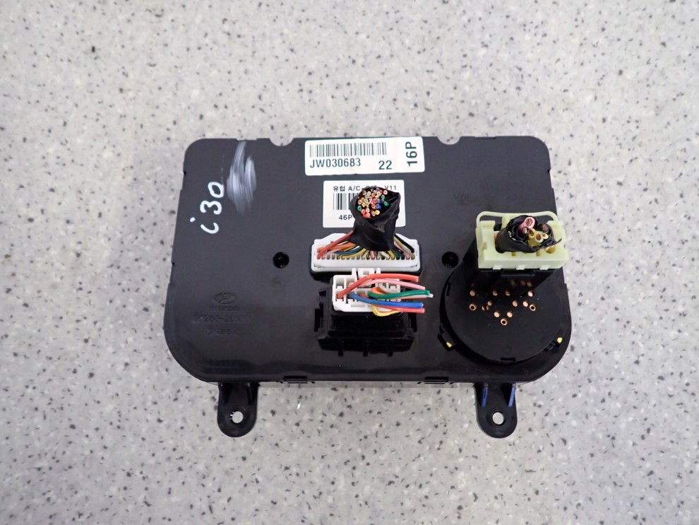 HYUNDAI i30 07-12 PANEL STEROWANIA NAWIEWU 7/8