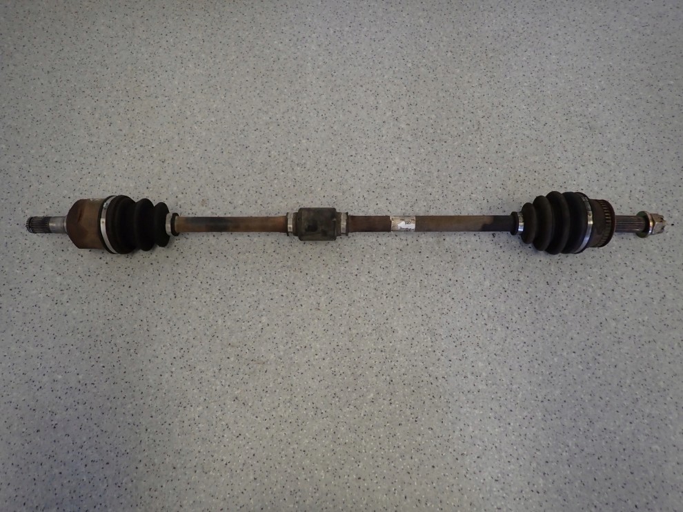 HYUNDAI MATRIX 1.6 BENZYNA 06- PÓŁOŚ PRAWA 1/4