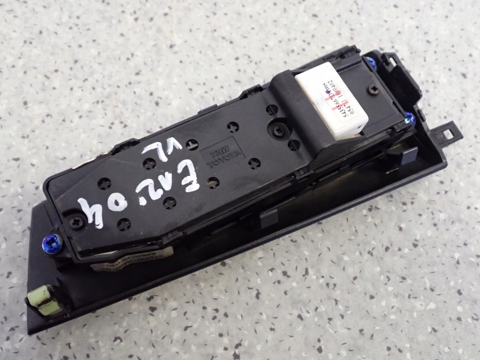 TOYOTA COROLLA E12 02-07 PANEL STEROWANIA SZYBAMI PRZEDNI LEWY 4/6