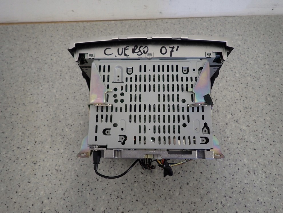 TOYOTA COROLLA VERSO 04-08 RADIO FABRYCZNE 8/8