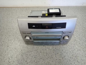 TOYOTA COROLLA VERSO 04-08 RADIO FABRYCZNE 2/8 MINIATURA