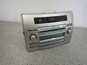 TOYOTA COROLLA VERSO 04-08 RADIO FABRYCZNE 3/8 MINIATURA