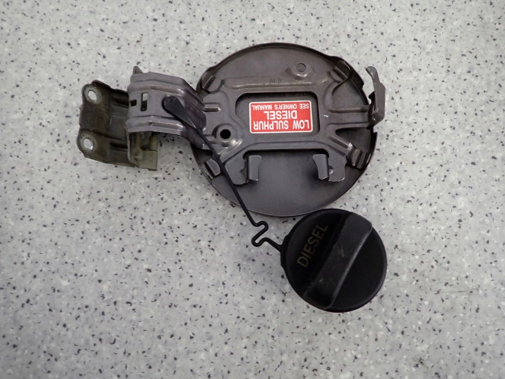 TOYOTA VERSO 09-13 KLAPKA WLEWU PALIWA 1G3 5/6