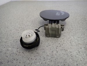 TOYOTA VERSO 09-13 KLAPKA WLEWU PALIWA 1G3 4/6 MINIATURA