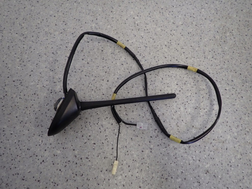 TOYOTA VERSO 09-13 ANTENA DACHOWA BAT 3/6