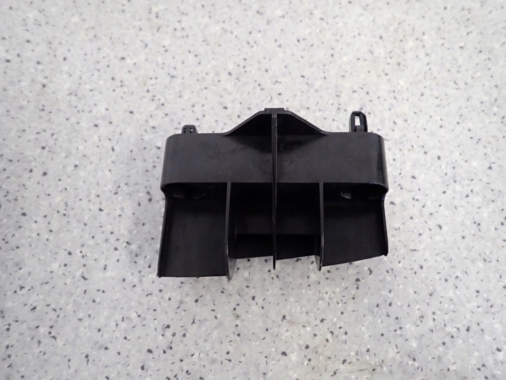 TOYOTA VERSO 09-13 ŚLIZG ZDERZAKA TYLNY LEWY 5/6