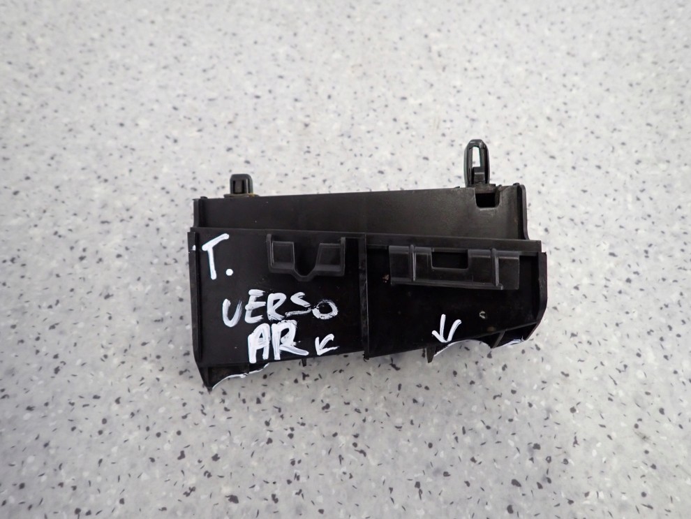 TOYOTA VERSO 09-13 ŚLIZG ZDERZAKA TYLNY PRAWY 1/6