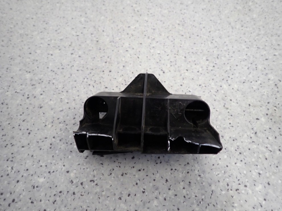 TOYOTA VERSO 09-13 ŚLIZG ZDERZAKA TYLNY PRAWY 4/6