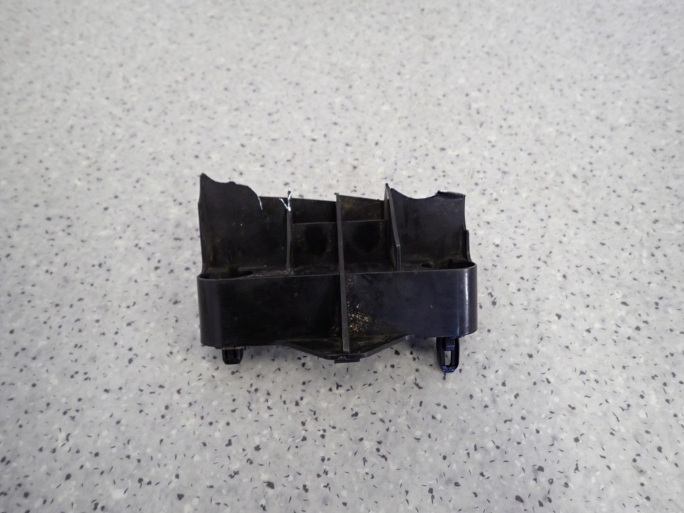 TOYOTA VERSO 09-13 ŚLIZG ZDERZAKA TYLNY PRAWY 6/6