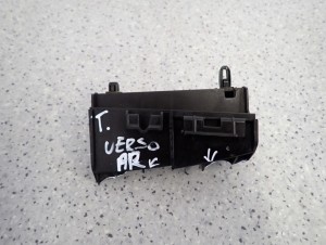 TOYOTA VERSO 09-13 ŚLIZG ZDERZAKA TYLNY PRAWY 1/6 MINIATURA