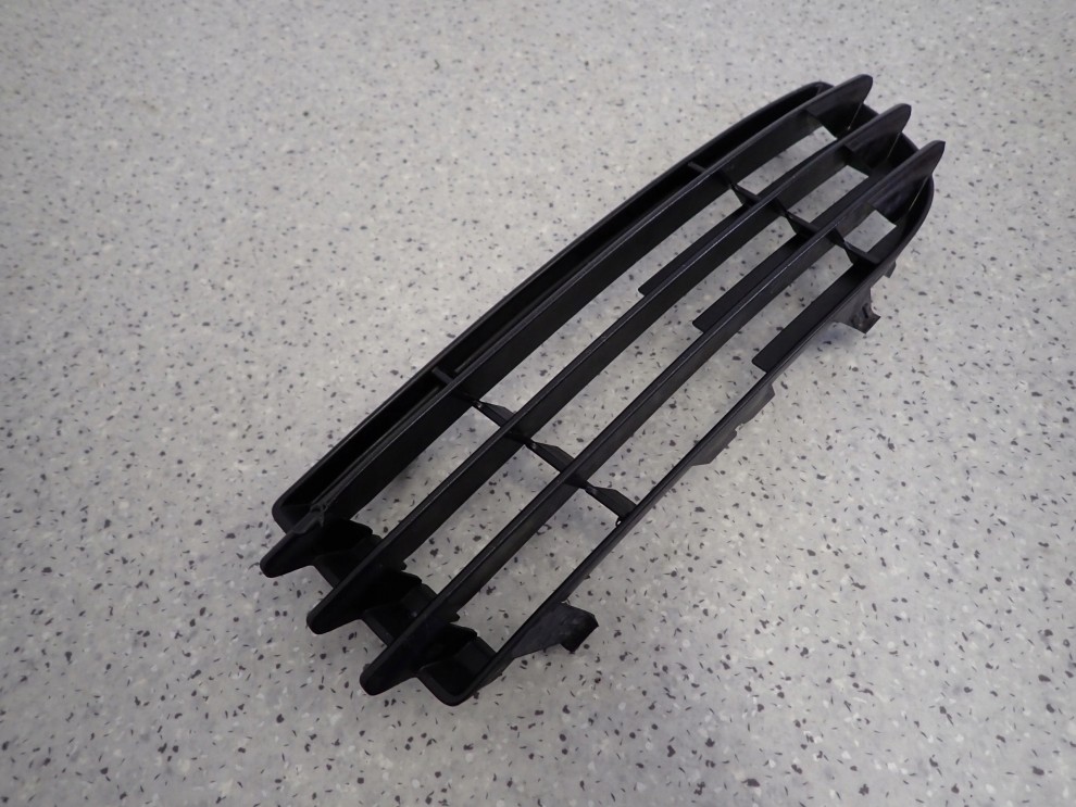 MITSUBISHI COLT 5D 04-08 KRATKA HALOGENU PRZEDNIA LEWA 3/5