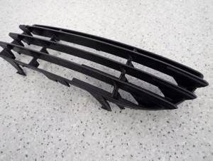 MITSUBISHI COLT 5D 04-08 KRATKA HALOGENU PRZEDNIA LEWA 2/5 MINIATURA