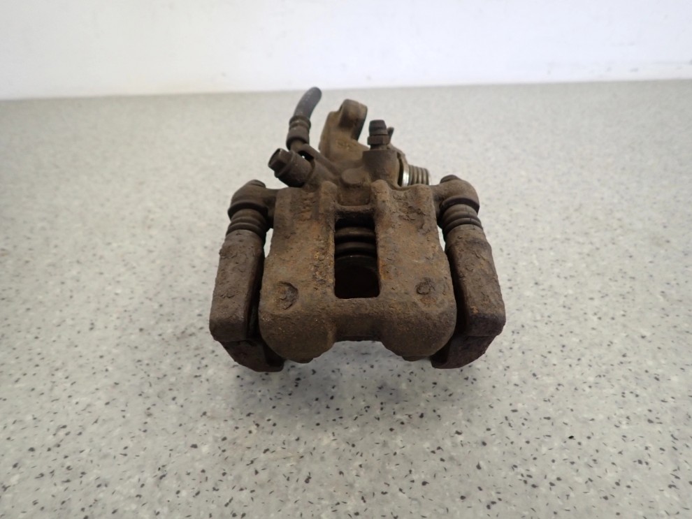 NISSAN ALMERA TINO 00-06 ZACISK HAMULCOWY TYLNY PRAWY 2/6