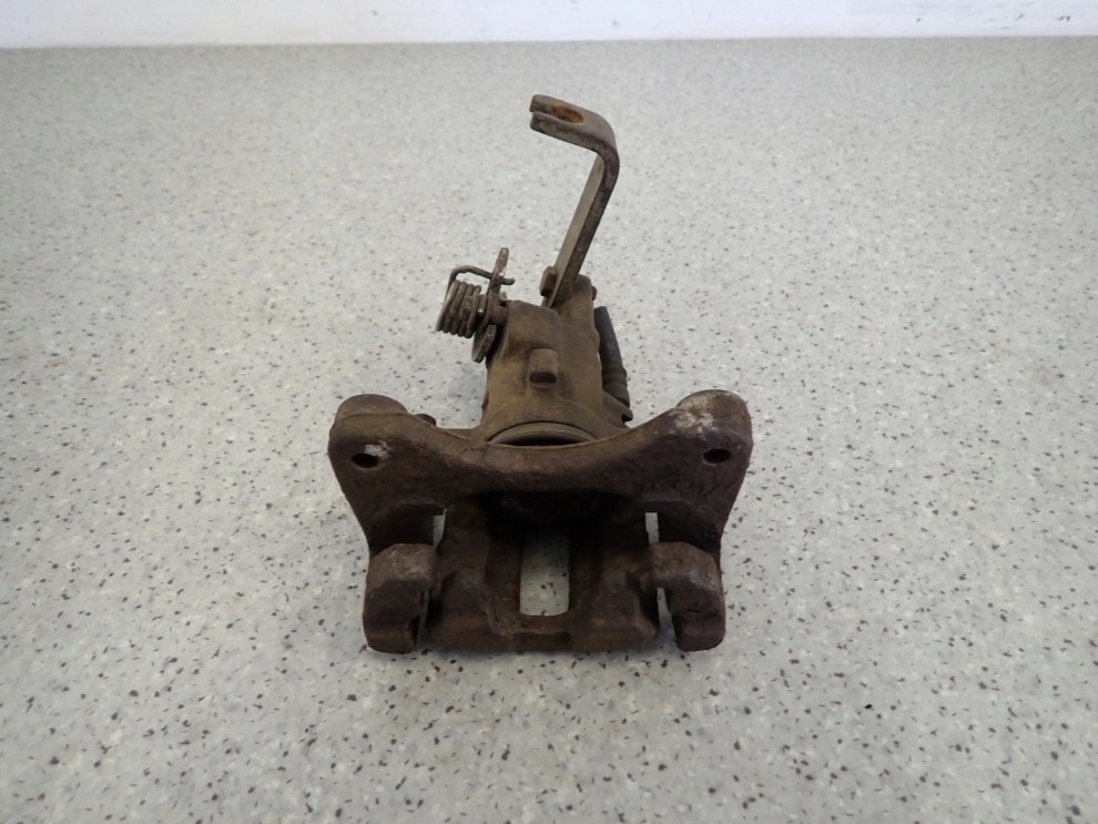 NISSAN ALMERA TINO 00-06 ZACISK HAMULCOWY TYLNY PRAWY 4/6