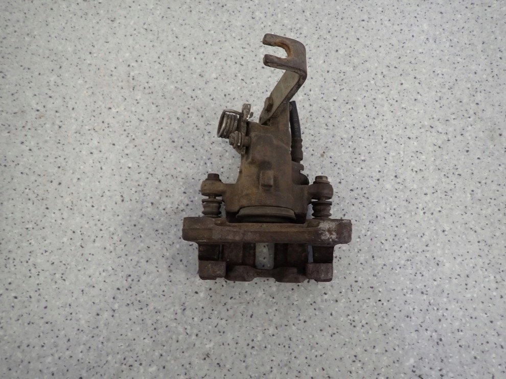 NISSAN ALMERA TINO 00-06 ZACISK HAMULCOWY TYLNY PRAWY 5/6