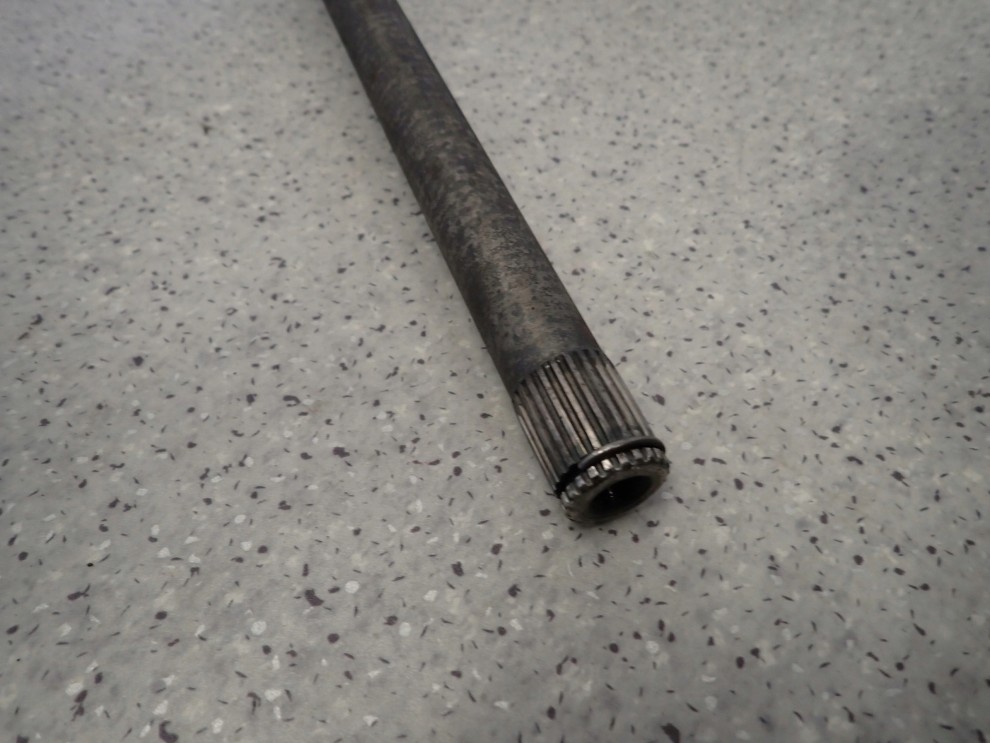 TOYOTA RAV4 RAV 4 II 01-05 2.0 D4D PÓŁOŚ PRZEDNIA PRAWA 3/4