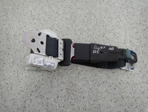 SUZUKI SWIFT MK7 10-15 PAS BEZPIECZEŃSTWA TYLNY ŚRODKOWY ZAPINKA 4/7 MINIATURA