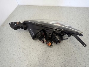 MAZDA3 MAZDA 3 BK HB 03- REFLEKTOR LAMPA PRZEDNIA PRAWA EUROPA 8/12 MINIATURA