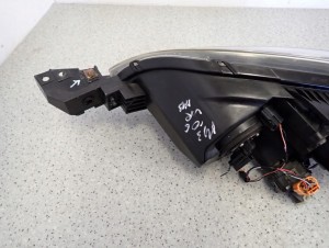 MAZDA3 MAZDA 3 BK HB 03- REFLEKTOR LAMPA PRZEDNIA PRAWA EUROPA 9/12 MINIATURA