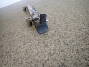 CHEVROLET EPICA 2.D LISTWA WTRYSKOWA CZUJNIK ZAWÓR 6/8 MINIATURA