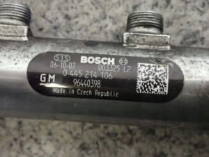 CHEVROLET EPICA 2.D LISTWA WTRYSKOWA CZUJNIK ZAWÓR 8/8 MINIATURA