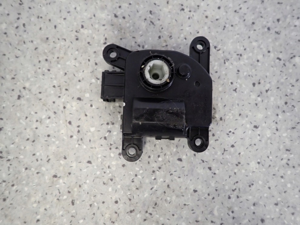 KIA RIO III 11-14 NASTAWNIK REGULATOR SILNICZEK KLAPEK NAGRZEWNICY 4/7