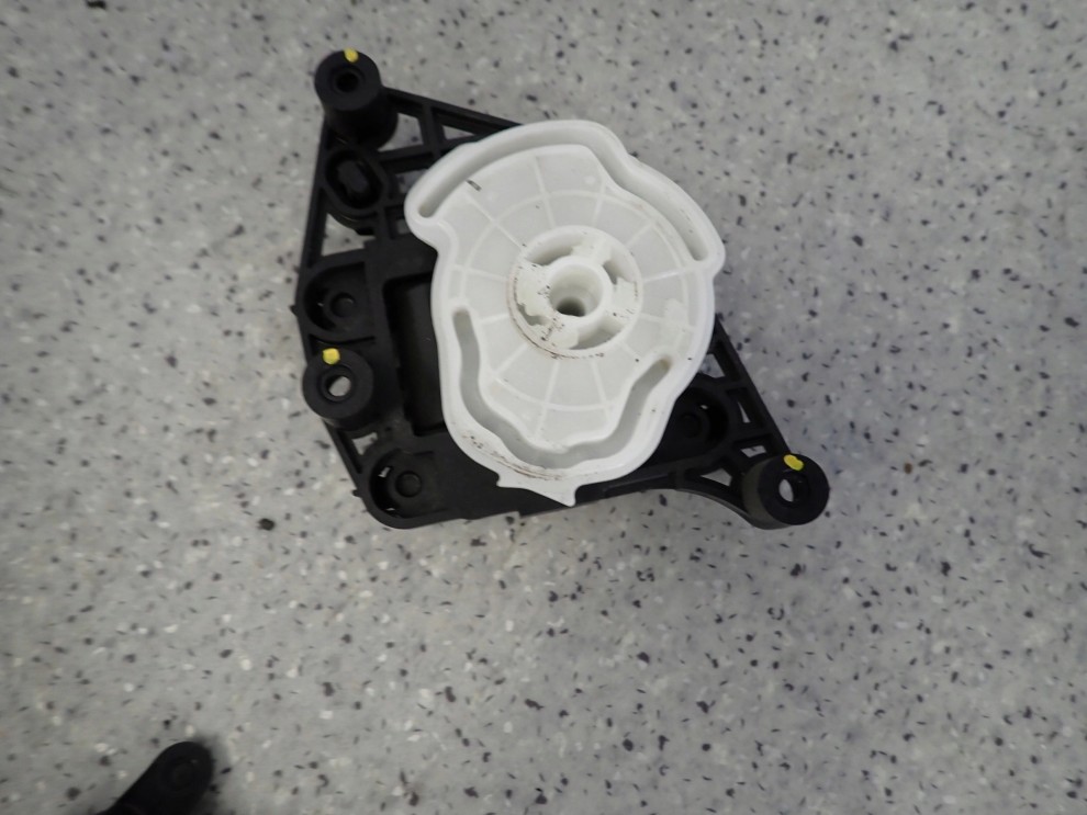 KIA RIO III 11-14 NASTAWNIK REGULATOR SILNICZEK KLAPEK NAGRZEWNICY 6/10