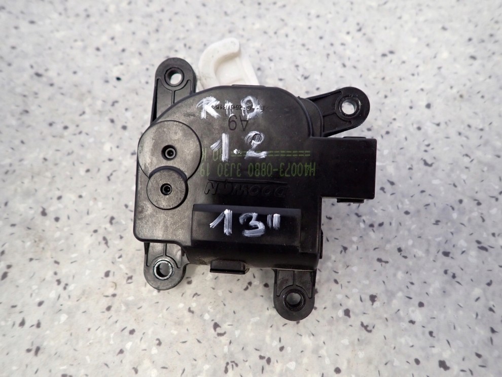 KIA RIO III 11-14 NASTAWNIK REGULATOR SILNICZEK KLAPEK NAGRZEWNICY 8/10