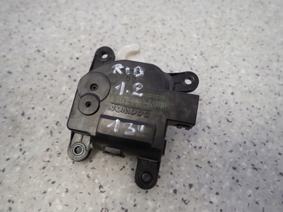 KIA RIO III 11-14 NASTAWNIK REGULATOR SILNICZEK KLAPEK NAGRZEWNICY 9/10