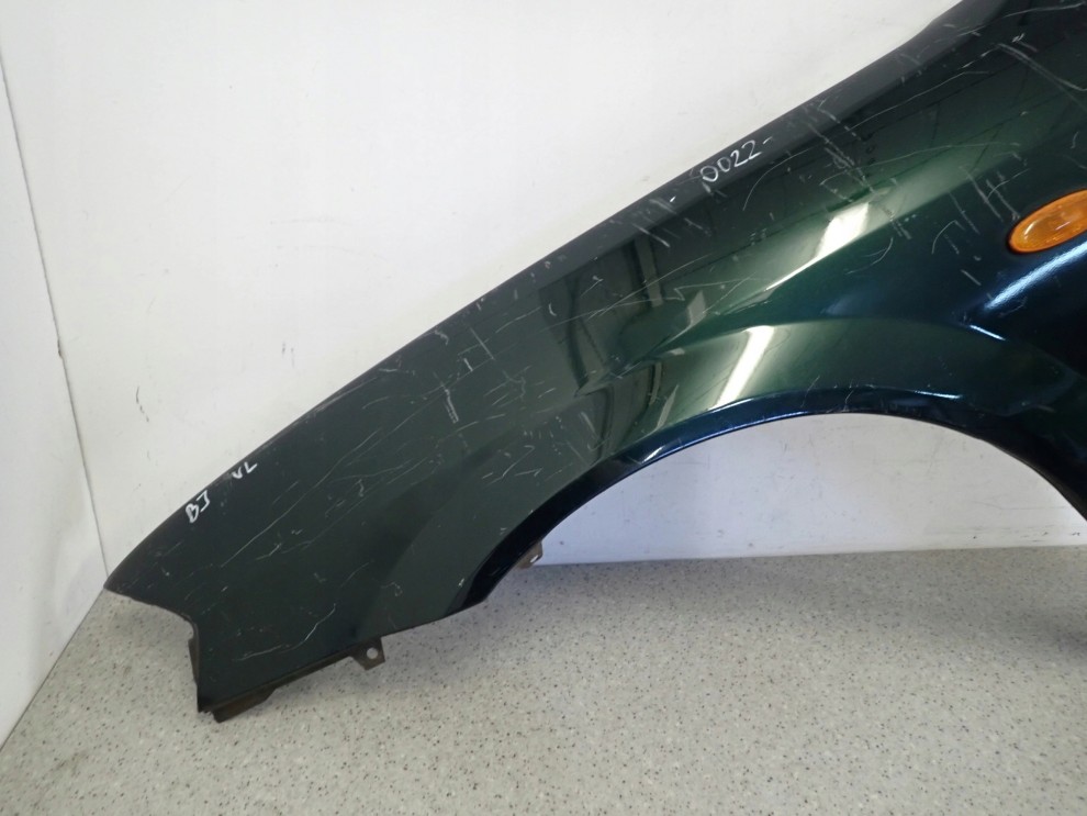 MAZDA 323 BJ F 98-00 BŁOTNIK PRZEDNI LEWY 2/10