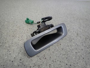 SUZUKI SWIFT MK6 04- KLAMKA TYLNEJ KLAPY SWITCH 4/6 MINIATURA