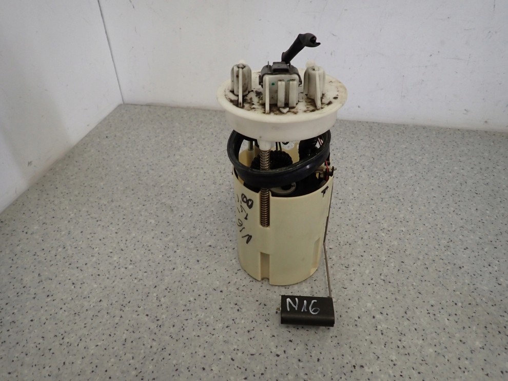 NISSAN ALMERA N16 00-03 BENZYNA POMPA PALIWA 2/4