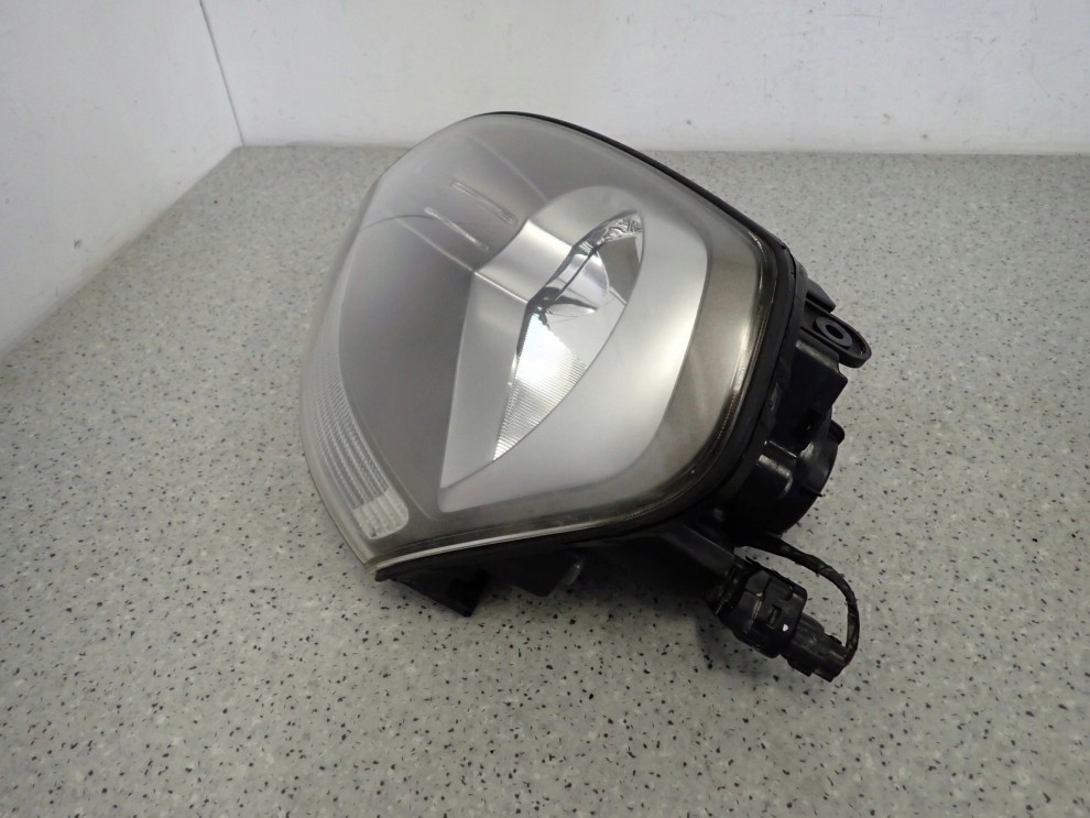 HYUNDAI TUCSON 04-10 REFLEKTOR LEWY LAMPA PRZEDNIA 5/8