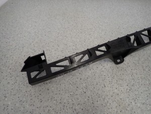 MAZDA 3 HB 03-08 LISTWA POD REFLEKTOR LAMPE PRZEDNIA LEWA 3/7 MINIATURA