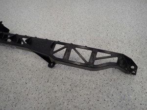 MAZDA 3 HB 03-08 LISTWA POD REFLEKTOR LAMPE PRZEDNIA LEWA 4/7 MINIATURA