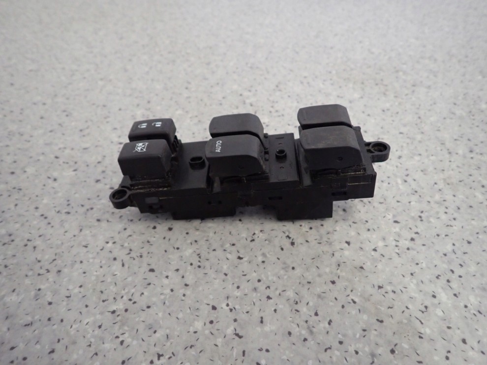 SUZUKI SWIFT MK7 10- PANEL STEROWANIA SZYB PRZEDNI LEWY 4 SZYBY 3/7