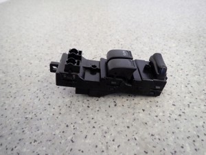 SUZUKI IGNIS 00-03 PANEL SZYB PRZEDNI LEWY 2 SZYBY 2/6 MINIATURA