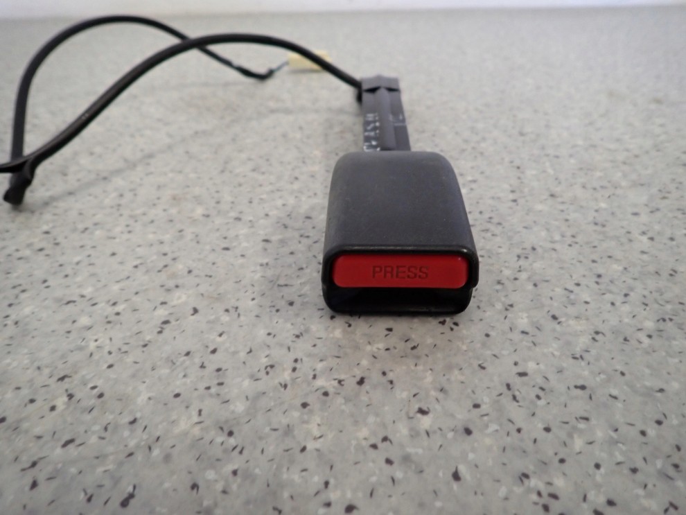 SUZUKI SPLASH 08-14 ZAPINKA PASA PRZEDNIA LEWA 2/7