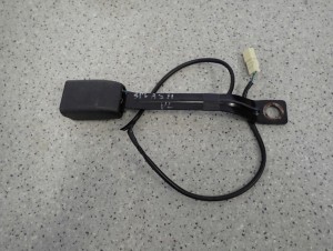 SUZUKI SPLASH 08-14 ZAPINKA PASA PRZEDNIA LEWA 1/7 MINIATURA