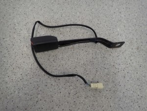 SUZUKI SPLASH 08-14 ZAPINKA PASA PRZEDNIA LEWA 4/7 MINIATURA