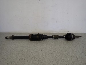 TOYOTA AVENSIS T25 D4D 126KM 06-08 PÓŁOŚ PRZEDNIA PRAWA