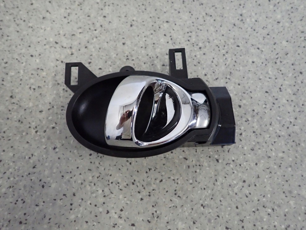 NISSAN NOTE E12 12- KLAMKA DRZWI WEWNĘTRZNA LEWA 1/7