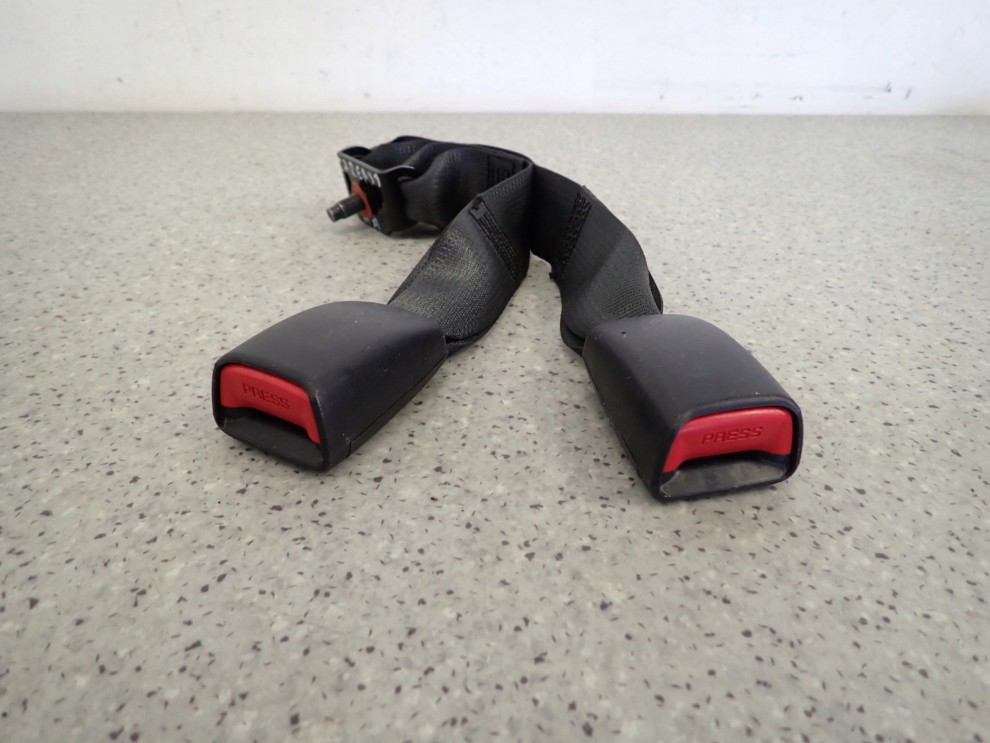 KIA CARENS III 06-12 ZAPINKA ZAPINKI PASA TYLNEGO 3 RZĄD KOMPLET 2/6